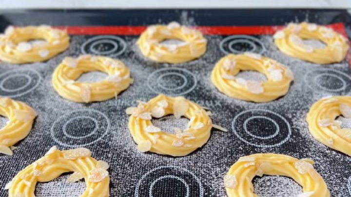 Věnečky s citrónovým krémem a malinami