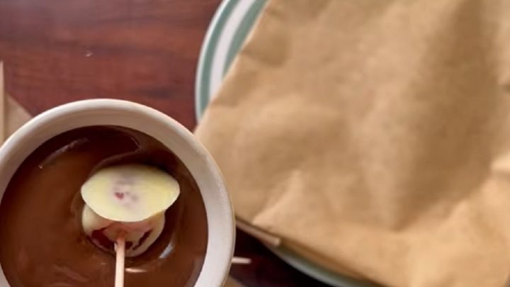 Virální maliny v čokoládě jen ze 3 ingrediencí