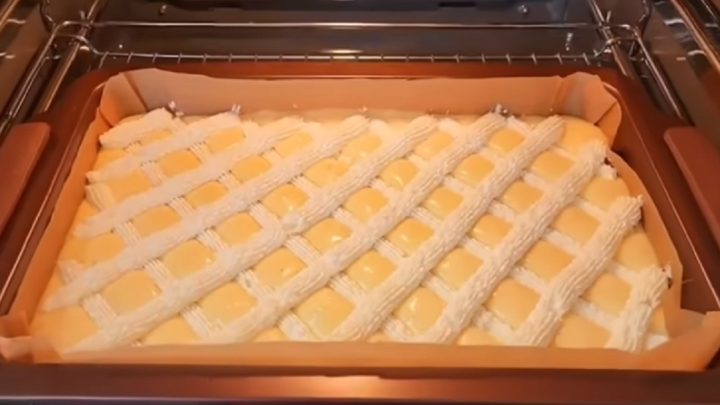 Rychlý prošívaný koláč s tvarohem