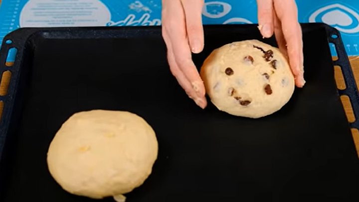 Jednoduchý mazanec s rozinkami