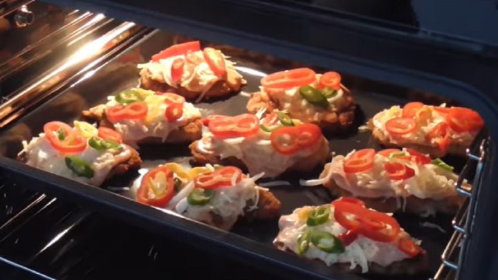 Kotlety po zbojnicku se sýrem a zeleninou