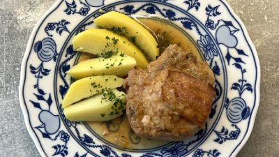 Plněné vepřové kotlety houbovou směsí