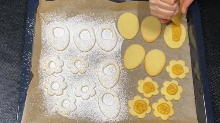 Velikonoční linecké cukroví s marcipánem