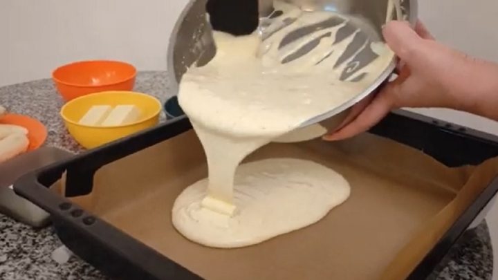 Roláda „Kočičí oči“ s banánem a mandlemi