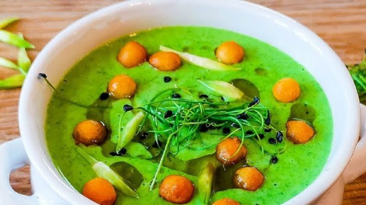 Polévka z medvědího česneku se smetanou a bramborem