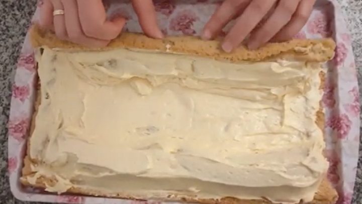 Roláda „Kočičí oči“ s banánem a mandlemi