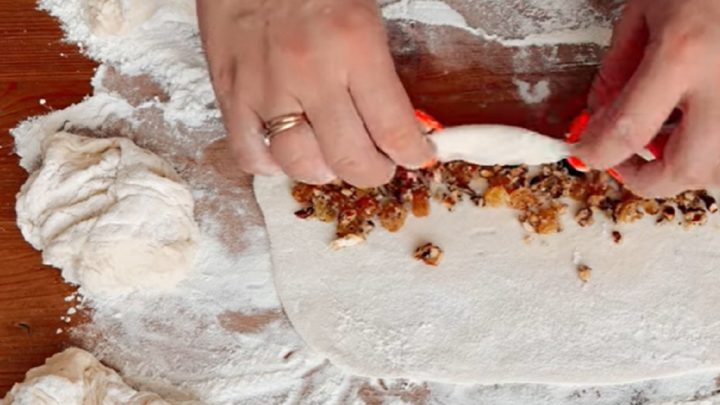 Kynutí ptáčci s rozinkami a ořechy