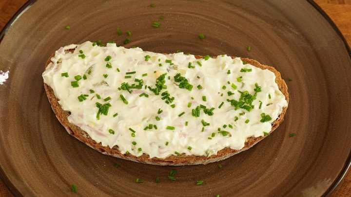 Rychlá svačinková pomazánka se šunkou