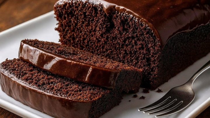 Rychlý čokoládový chlebíček s jemnou polevou Rychlý čokoládový chlebíček s jemnou polevou