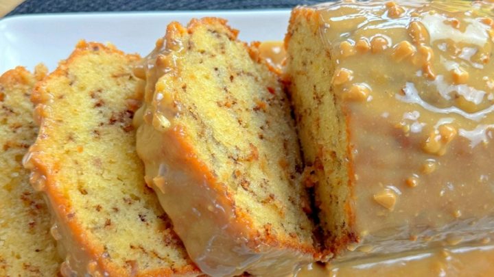 Sladký chlebíček s arašídovým máslem Sladký chlebíček s arašídovým máslem