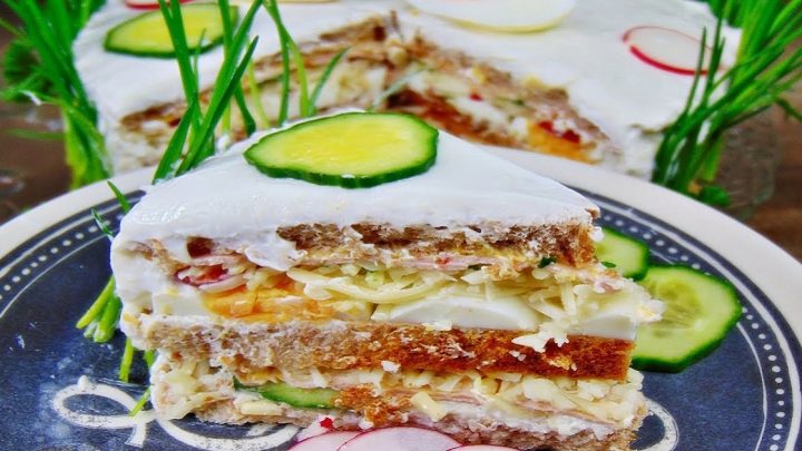 Slaný velikonoční dort se šunkou a sýrem Slaný velikonoční dort se šunkou a sýrem