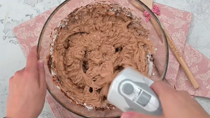 Kokosové řezy s čokoládou a krémem