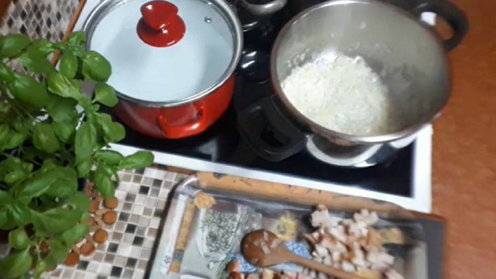 Grenadýrmarš se špekáčky a brambory