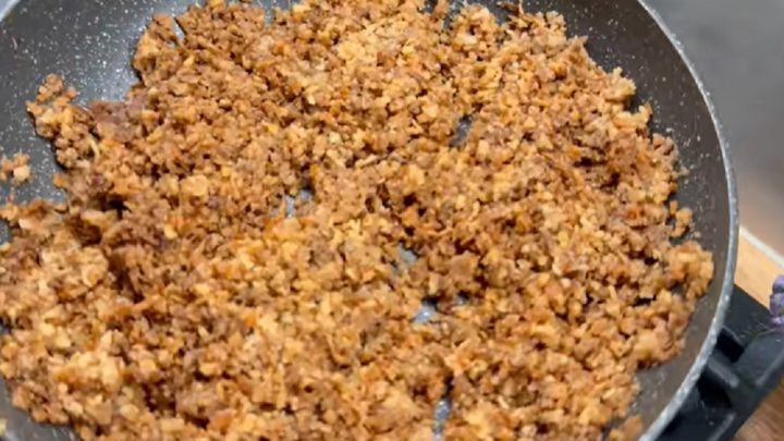 Jablečné řezy s cukrářskými piškoty