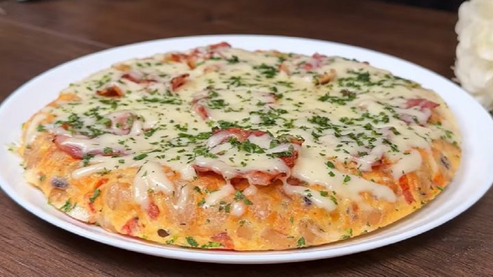 Fazolová pizza se slaninou a rajčaty