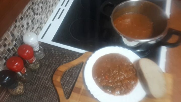 Perkelt z vepřového masa s paprikou