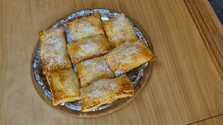 Rychlé taštičky s tvarohem a broskví