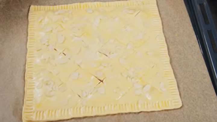 Rychlé marmeládové řezy z listového těsta