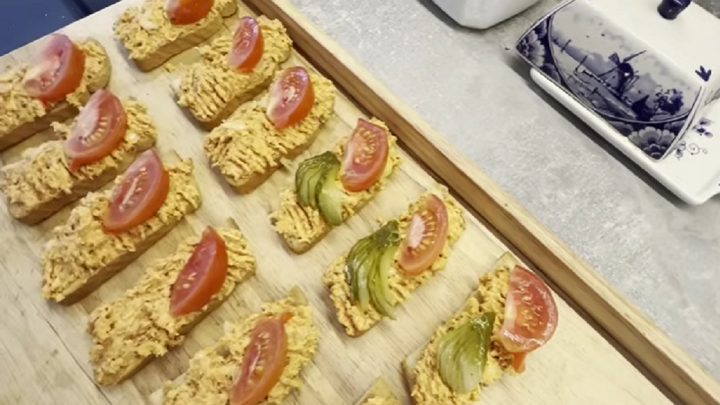 Rychlá klobásová pomazánka se sýrem