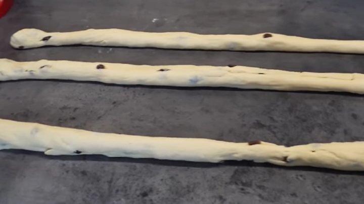 Velikonoční věnec z kynutého těsta