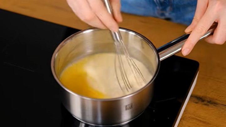 Jednoduchý mazanec s rozinkami