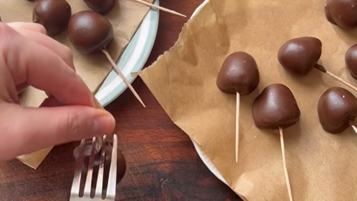 Virální maliny v čokoládě jen ze 3 ingrediencí