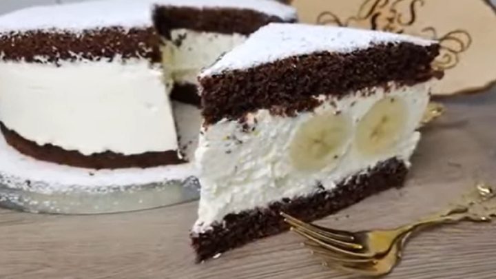 Banánový dort s mascarpone krémem