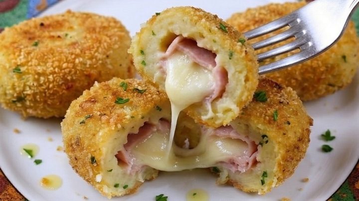Bramborové krokety plněné šunkou a sýrem