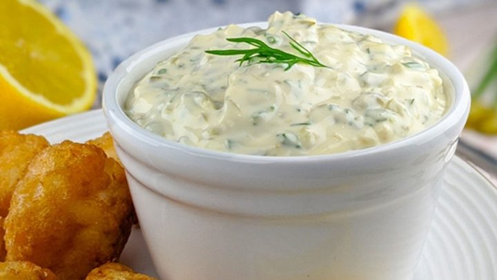 Domácí tatarská omáčka s bylinkami