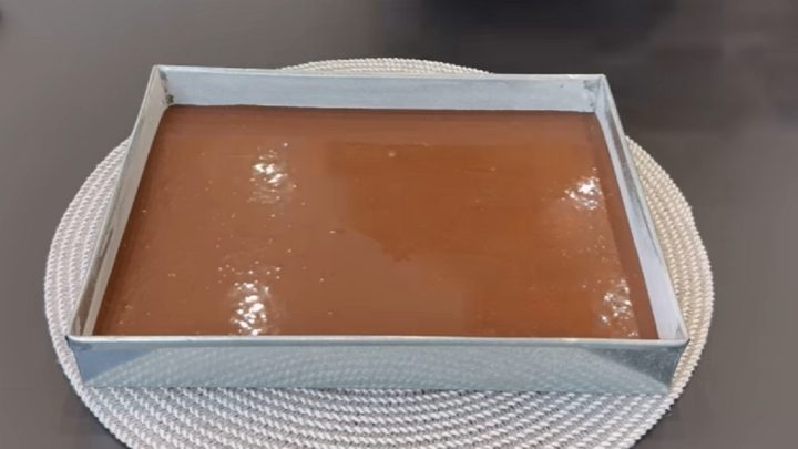 Mascarpone kostky s čokoládovou polevou