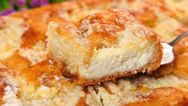 Drobenkový koláč s tvarohem a marmeládou Drobenkový koláč s tvarohem a marmeládou