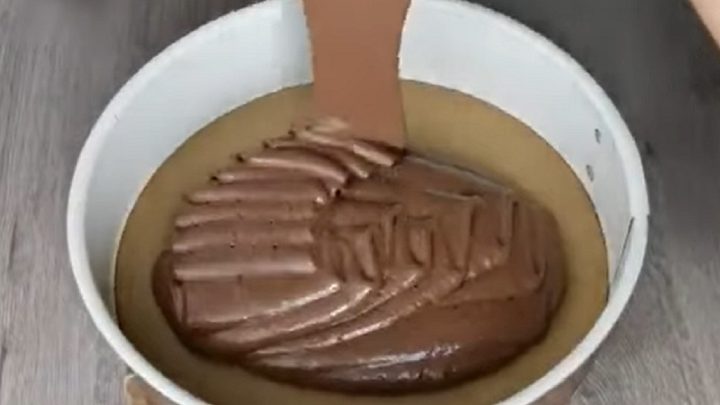 Banánový dort s mascarpone krémem
