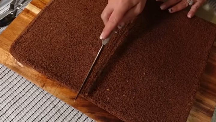 Dvoubarevné řezy s džemem a čokoládou