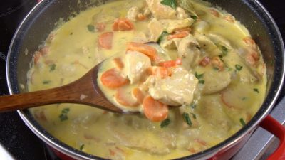 Kuřecí na mrkvi a smetaně s petrželkou