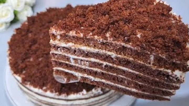 Lívancový dort s kondenzovaným mlékem Lívancový dort s kondenzovaným mlékem