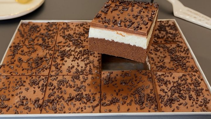 Mascarpone kostky s čokoládovou polevou