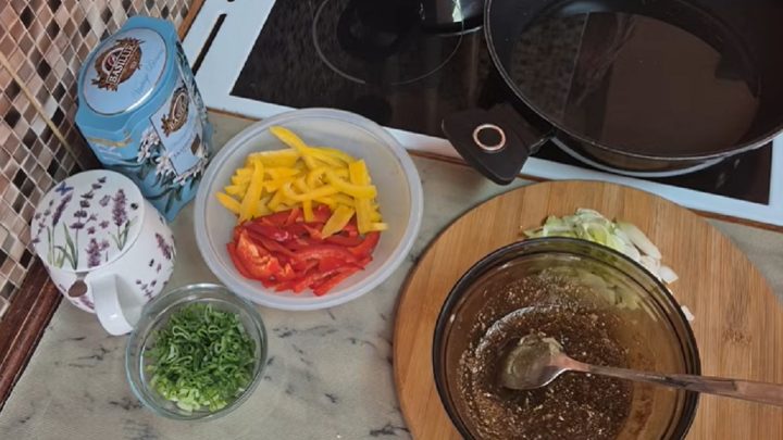 Kuřecí játra po asijsku s paprikou