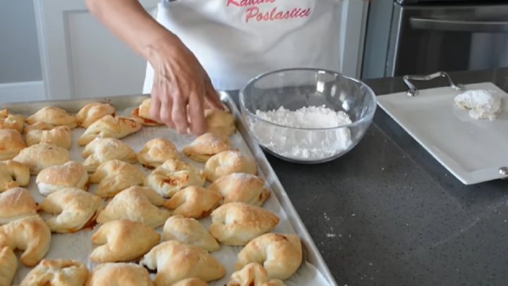 Sádlové koláčky s džemem z kynutého těsta