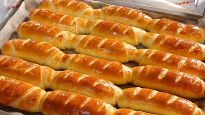 Máslové rohlíky z kynutého těsta