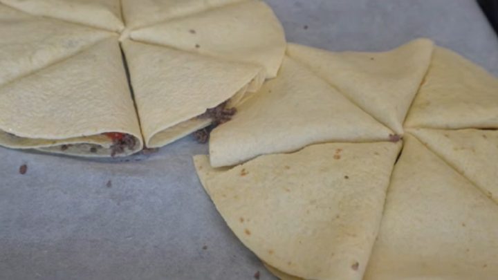 Tortilly plněné mletým masem a paprikou