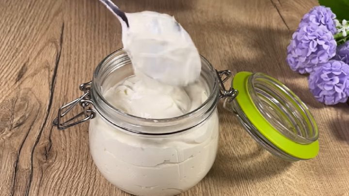 Rychlý domácí tavený sýr z 5 surovin