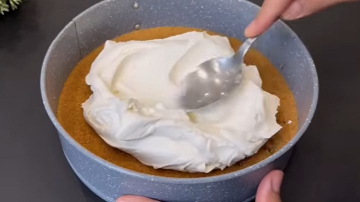 Nepečený dort s mascarpone a polevou