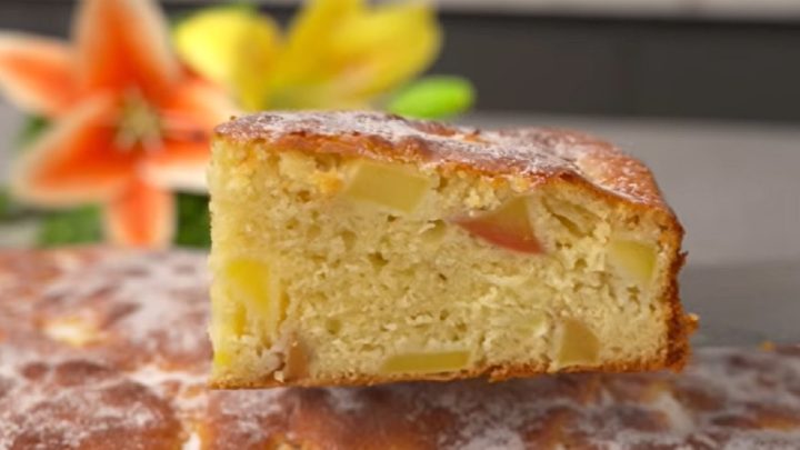 Jednoduchý máslový koláč s jablky