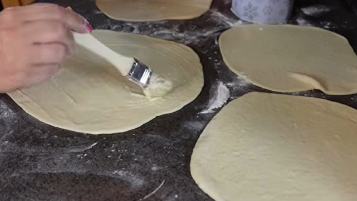 Ořechový závin s marmeládou a vanilkou