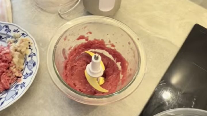 Vepřový závitek plněný mletým masem