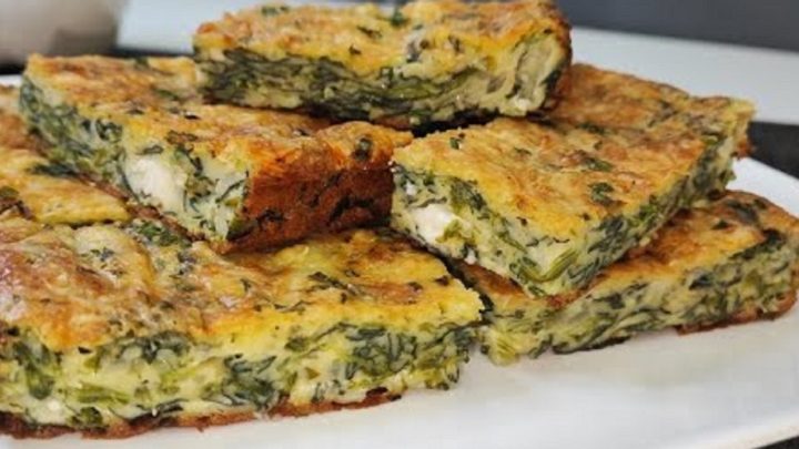 Rychlý špenátový koláč s mozzarellou Rychlý špenátový koláč s mozzarellou