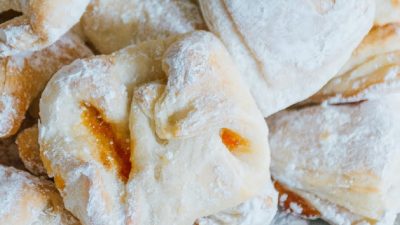 Sádlové koláčky s džemem z kynutého těsta