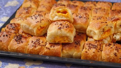 Snadné sýrové bochánky z kynutého těsta