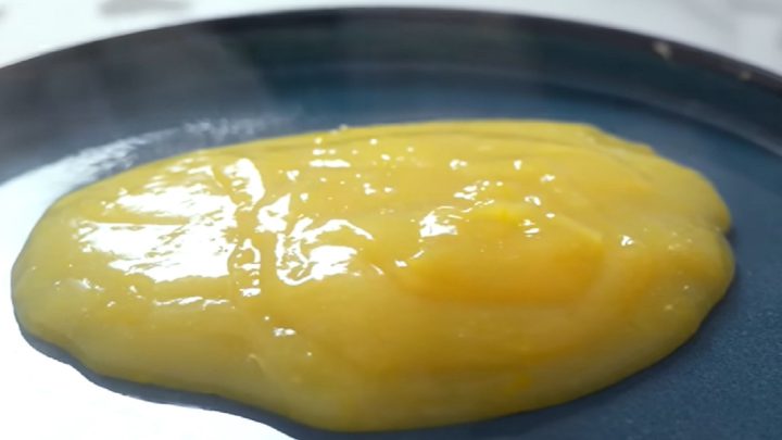 Citrónový koláč se strouhanou drobenkou