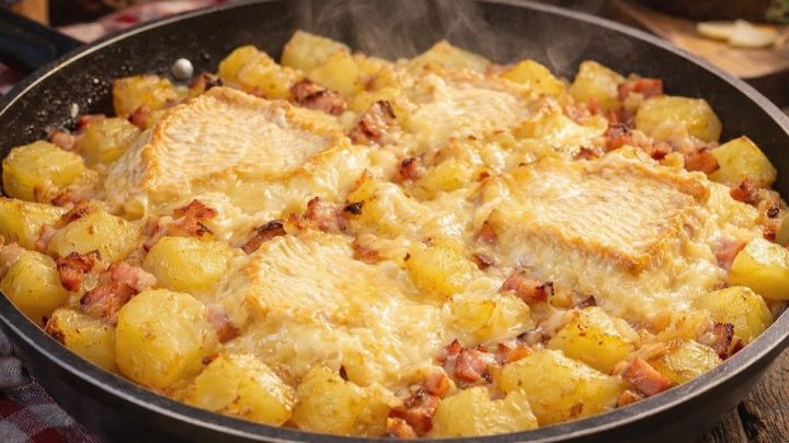 Zapečené brambory se slaninou a hermelínem